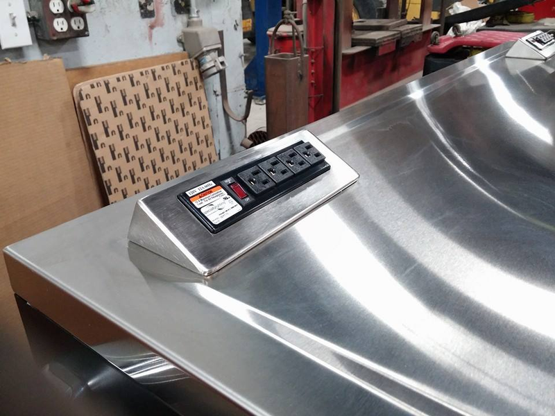 Illustration for article titled My stainless steel top with electric plugs came in!